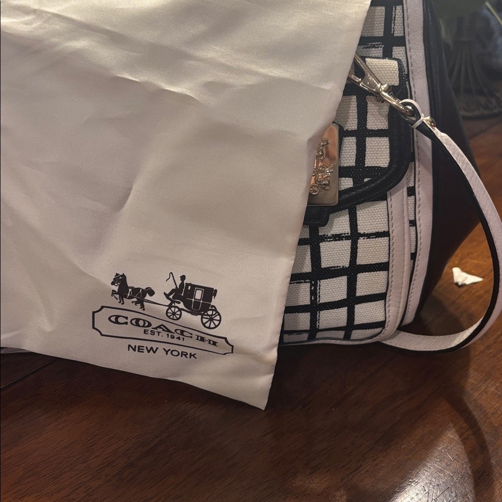 Coach Madison Madeline Peyton Tote 28082 Graphic Grid Black White - Picture 11 of 11